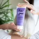 Keltaisuutta poistava HAIR JAZZ -shampoo vaaleille ja harmaille hiuksille 